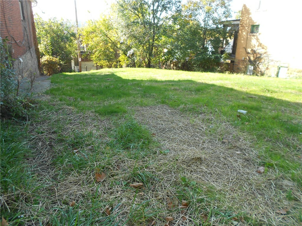 Property Photo:  218 Jucunda St  PA 15210 