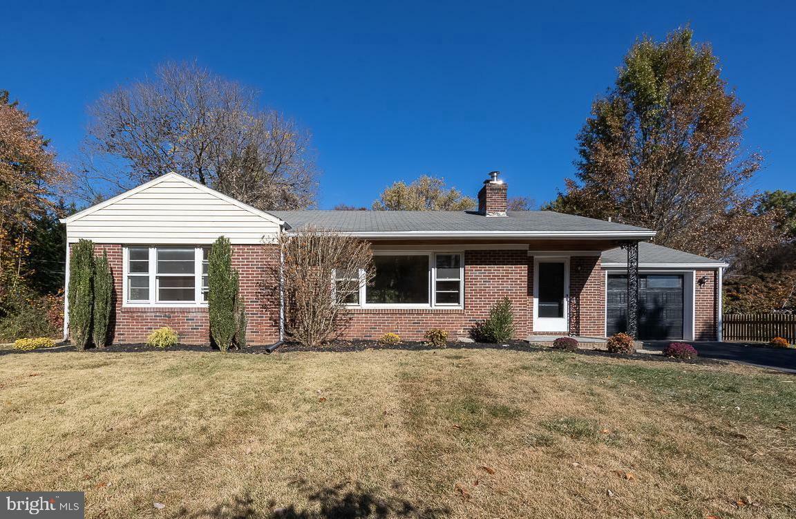 Property Photo:  9 Manor Drive  PA 19380 