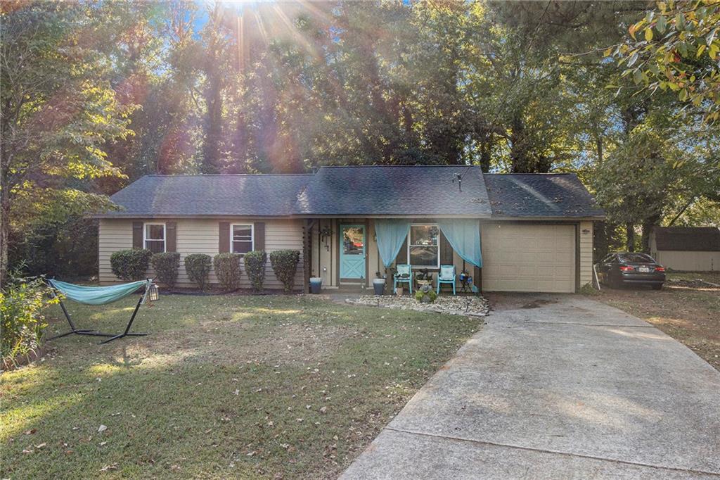 Property Photo: 3011 Hunt Creek Court GA 30273