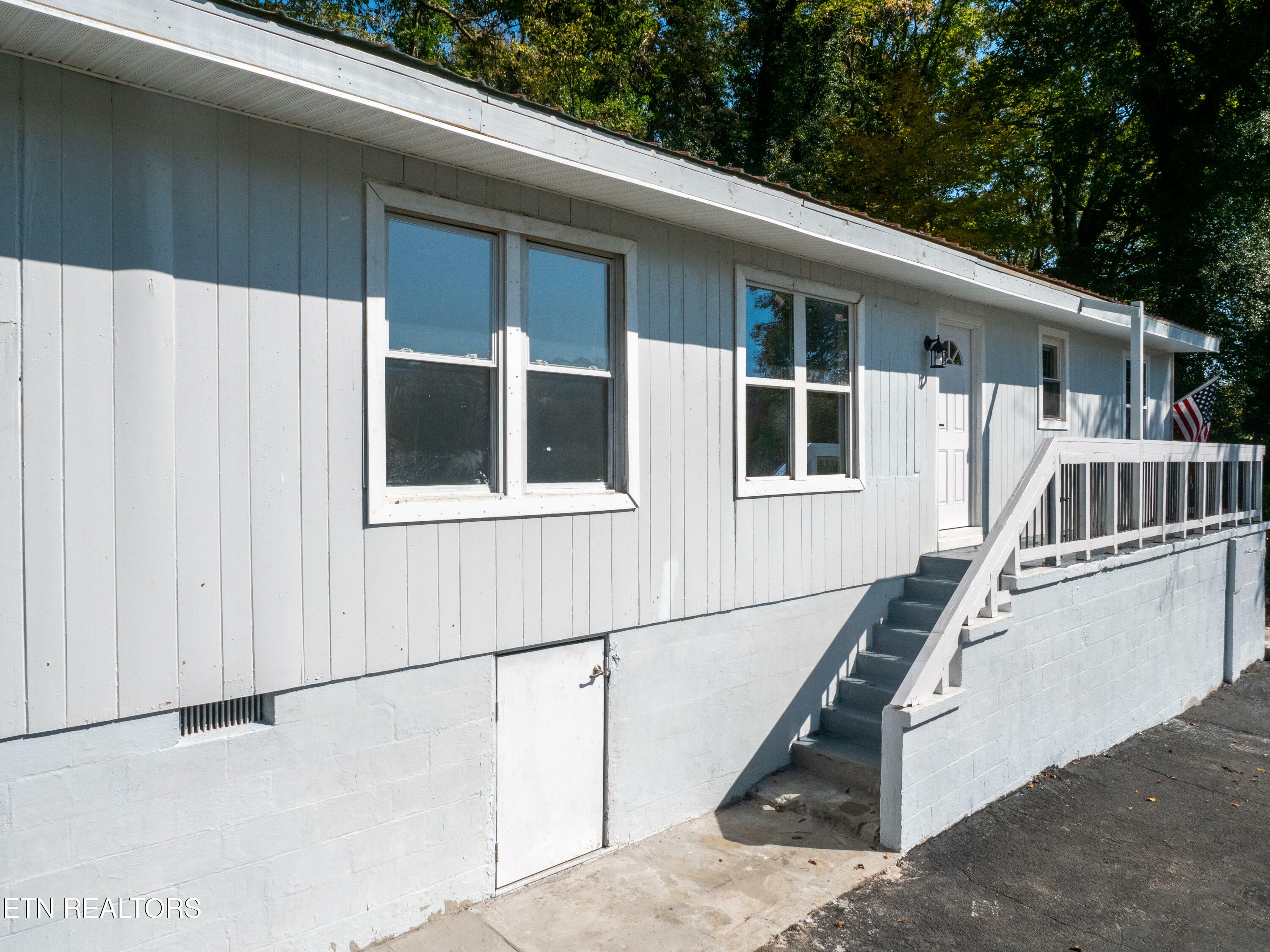 Property Photo:  409 S Indiana Ave  TN 37766 