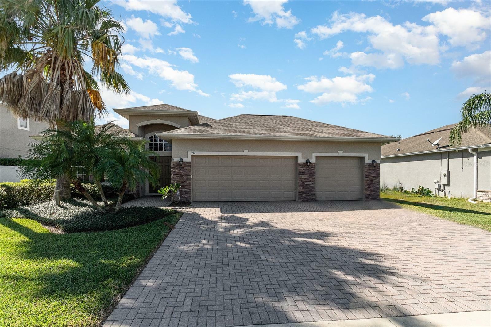 Property Photo:  714 Bellshire Way  FL 34787 