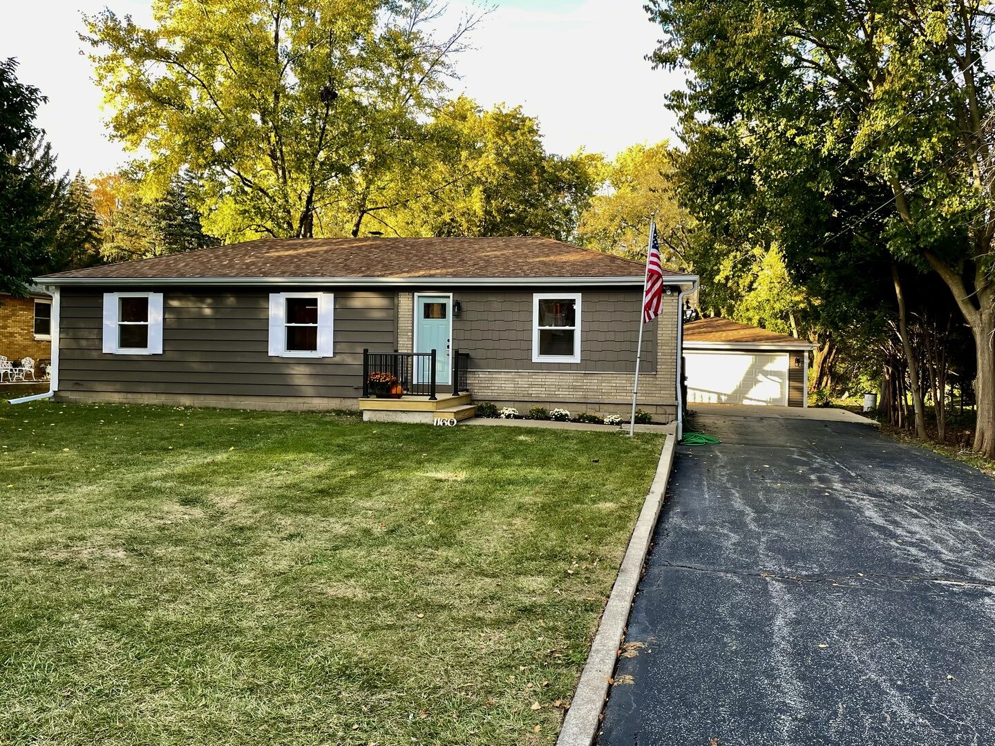 Property Photo:  1160 Molitor Road  IL 60505 