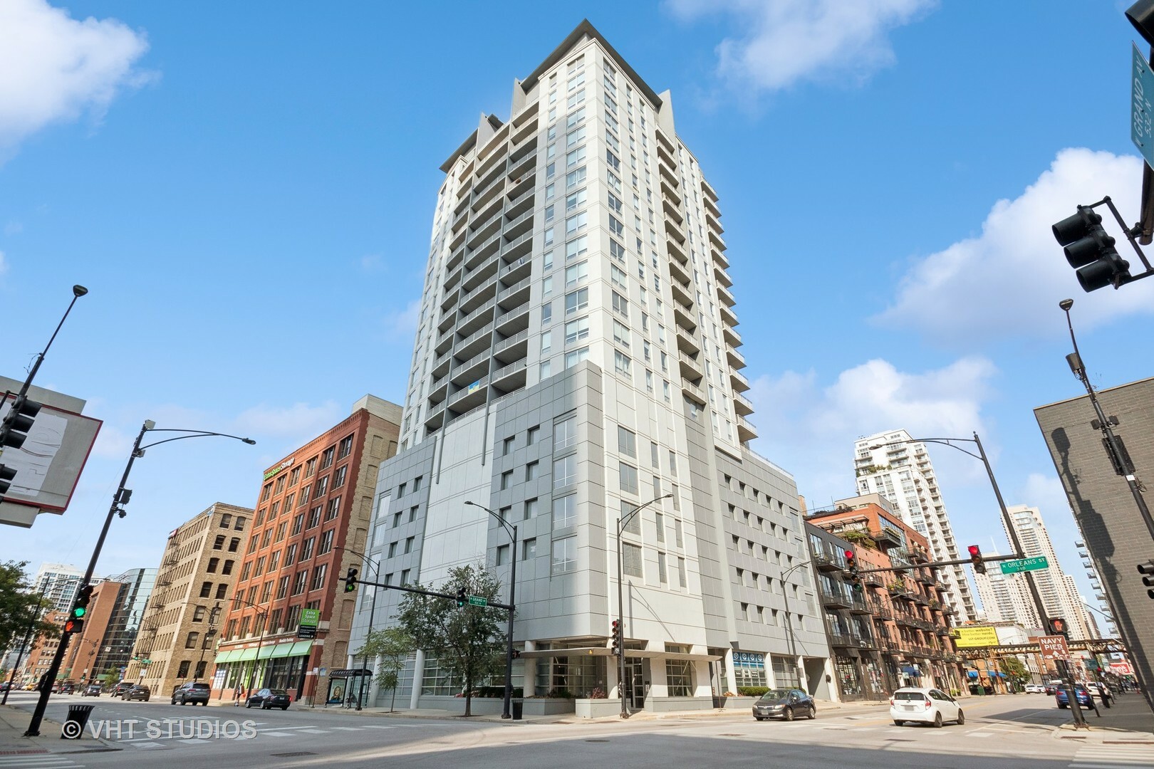 Property Photo: 330 W Grand Avenue 1403 IL 60654
