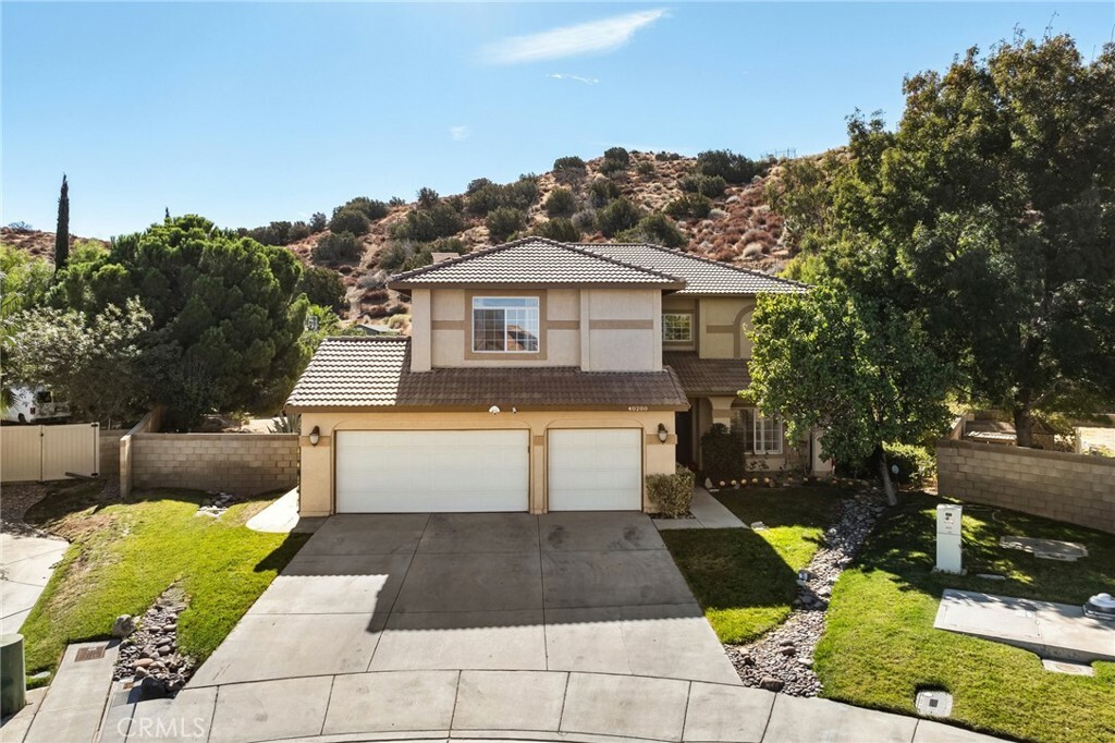 Property Photo:  40200 Wyngate Court  CA 93551 