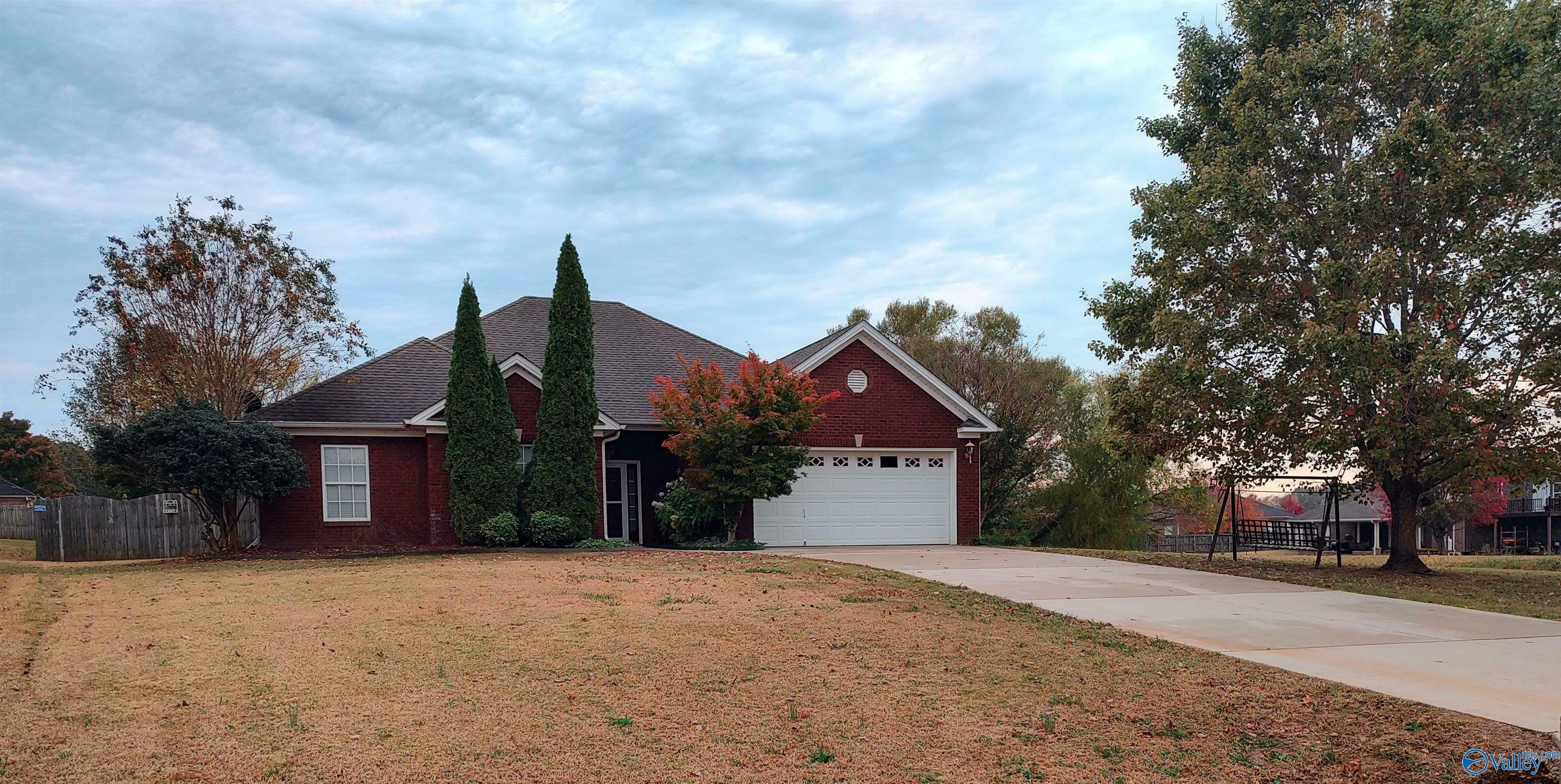 Property Photo:  200 Turkey Point Drive  AL 35761 