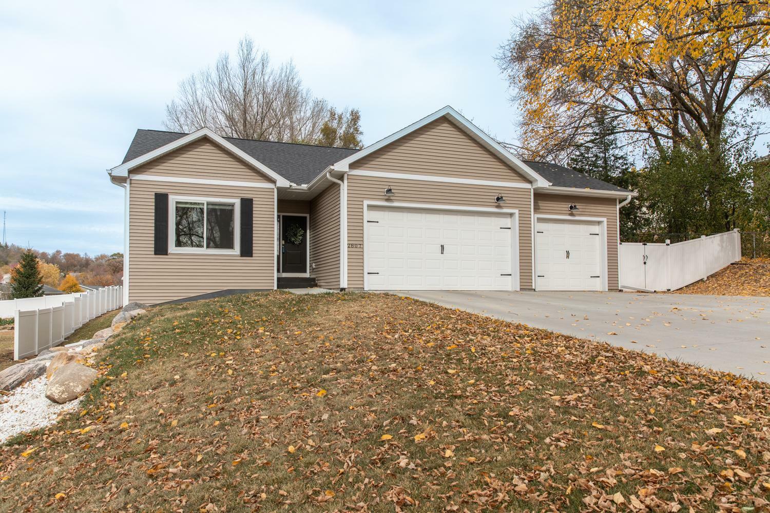 Property Photo:  2807 15th Street SE  MN 55904 