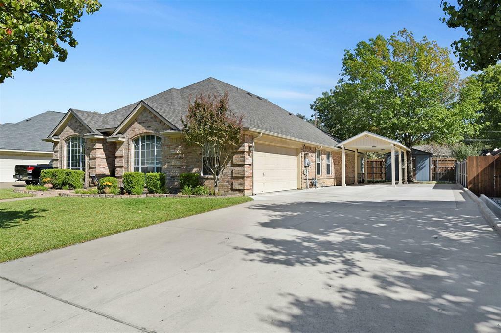 Property Photo:  7320 Cottonwood Court  TX 76182 