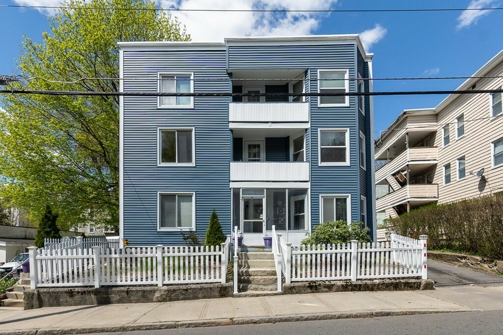 Property Photo:  313 Elm St  MA 01420 