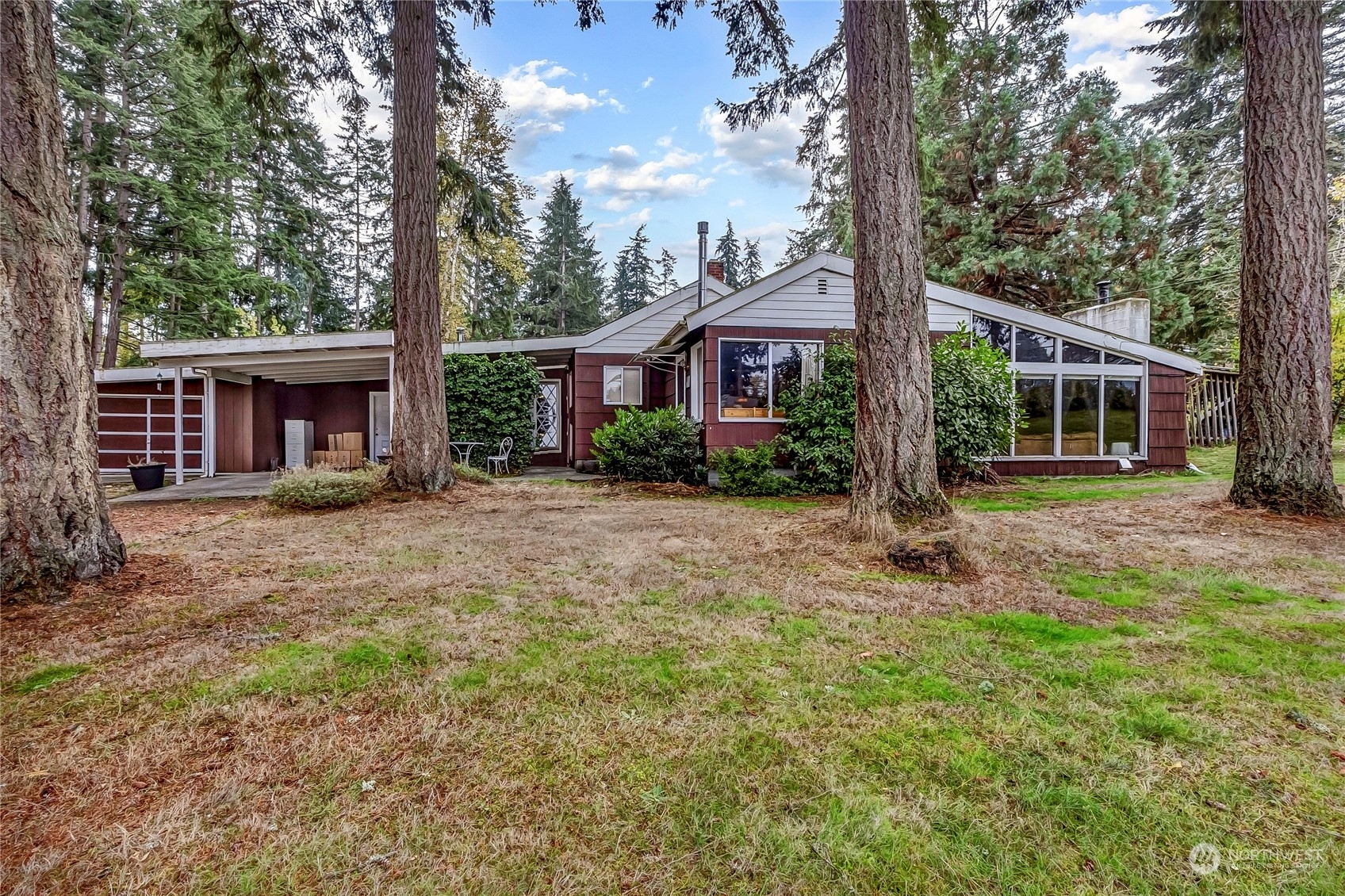 Property Photo: 7118 96th Street E WA 98371
