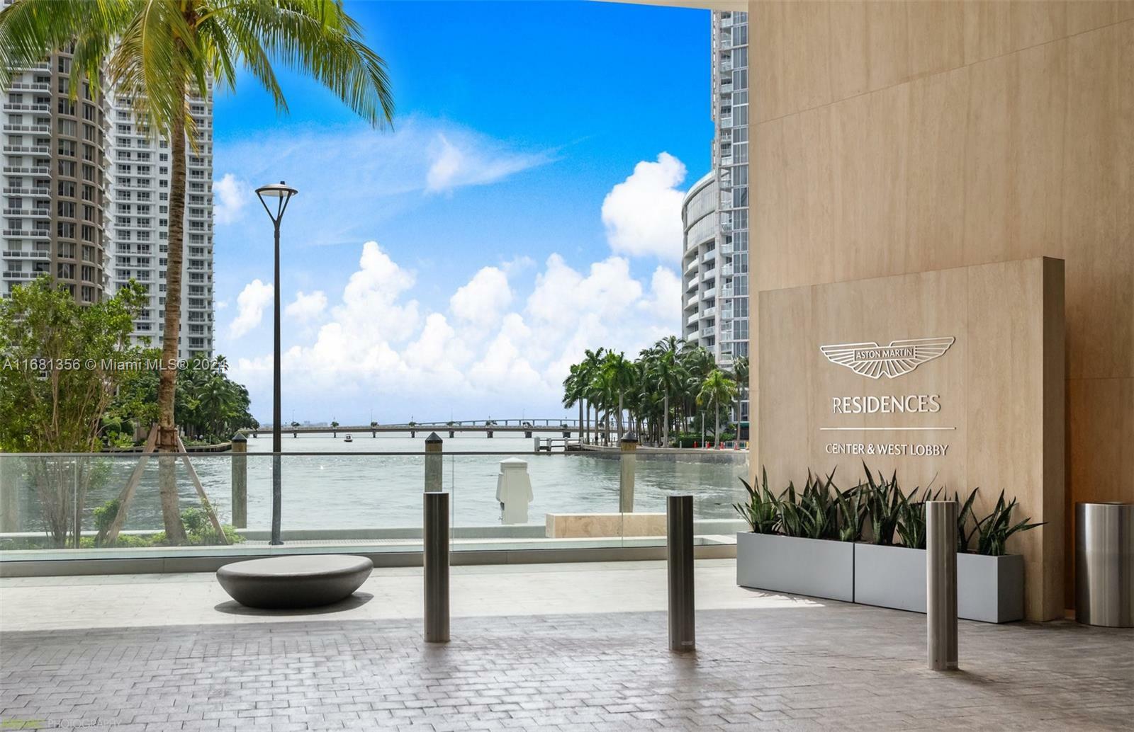 Property Photo:  300 Biscayne Blvd Way 1205C  FL 33131 