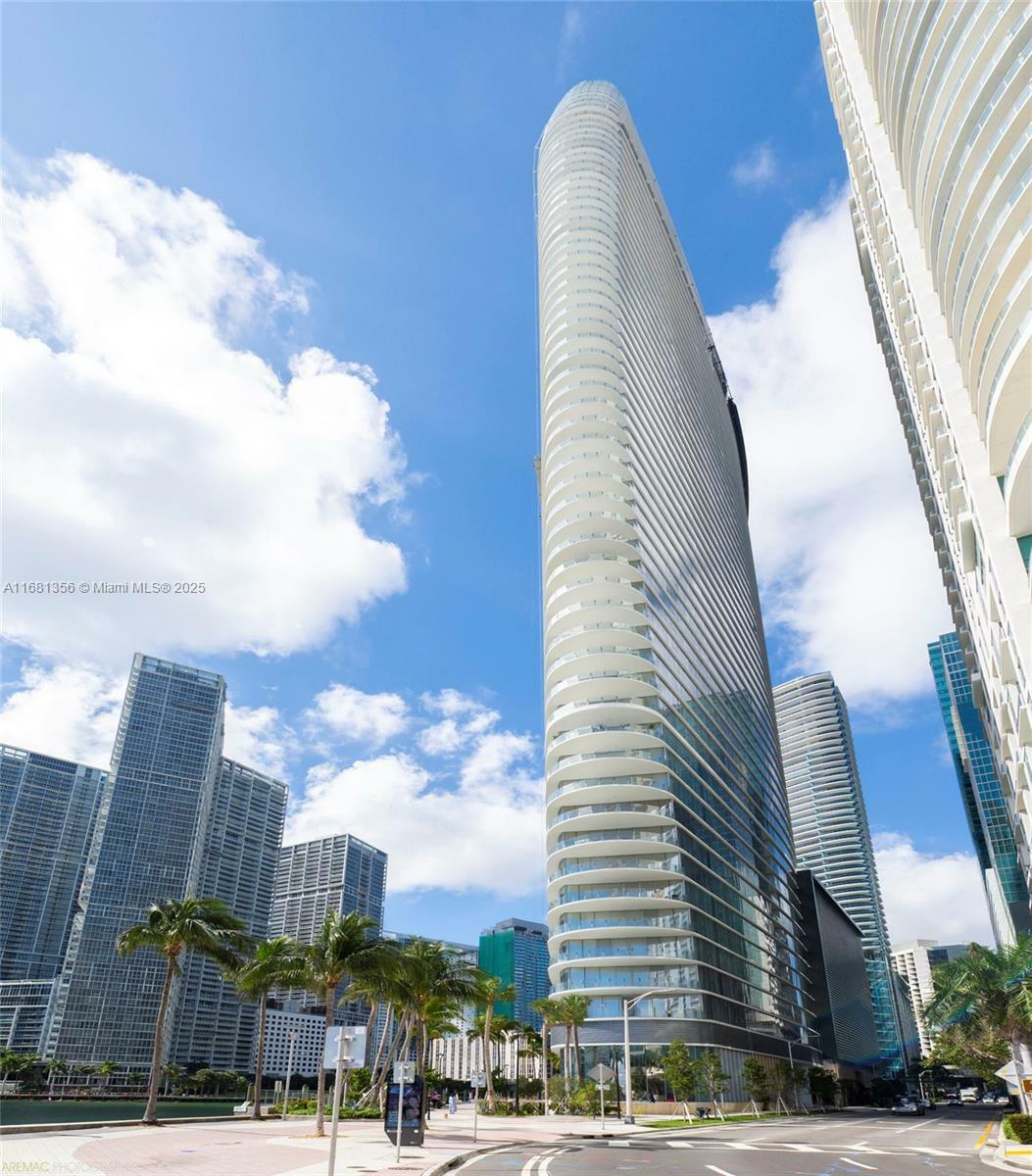 Property Photo: 300 Biscayne Blvd Way 1205C FL 33131
