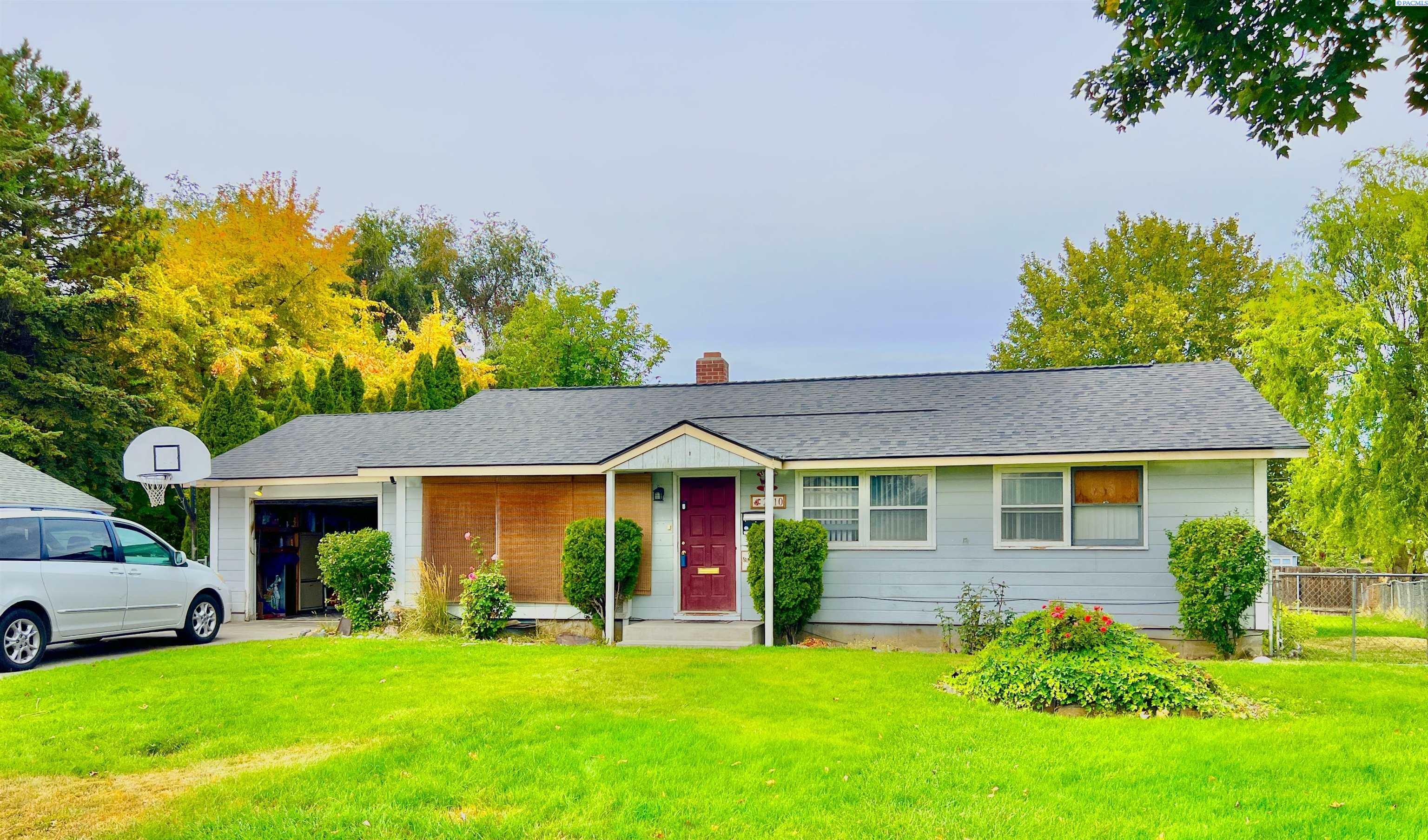 Property Photo:  2710 W 6th Ave  WA 99336 