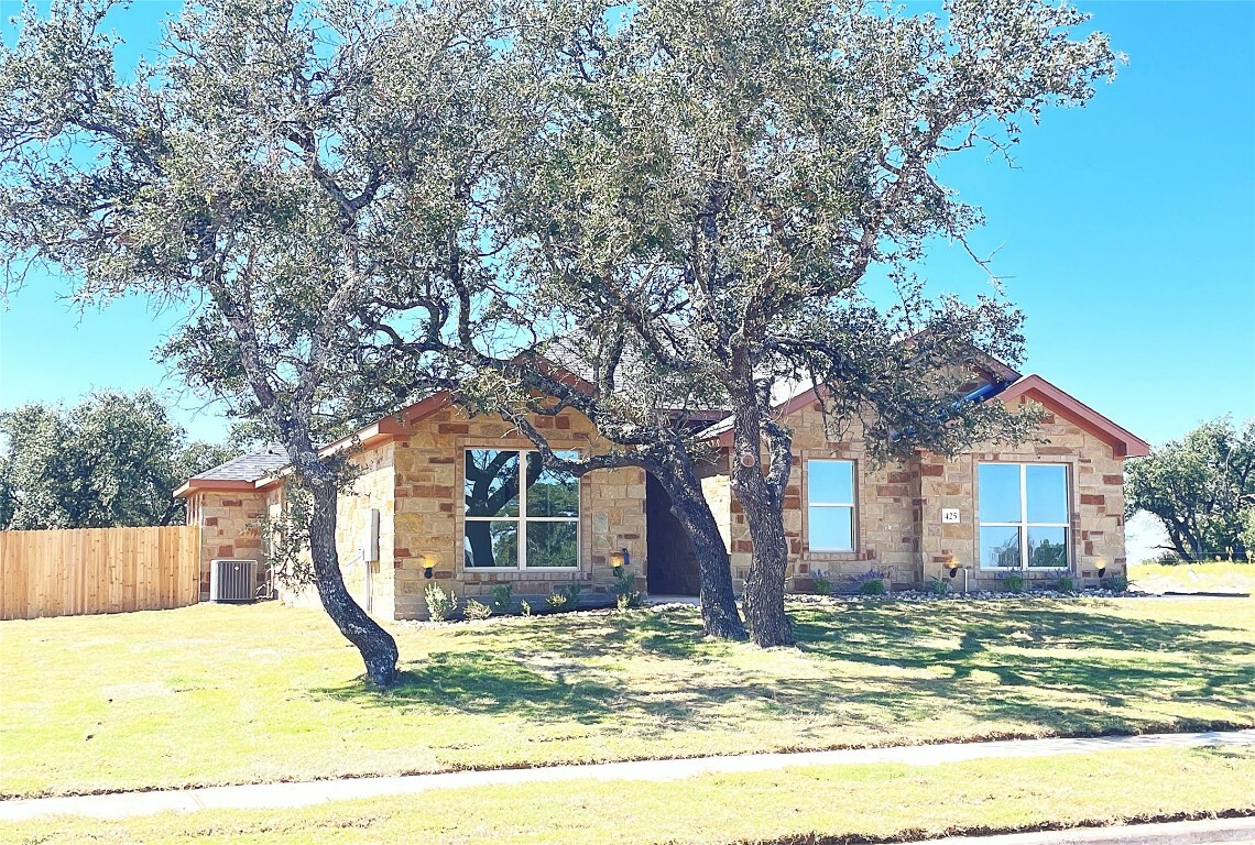 Property Photo:  425 Ridge Crest Drive  TX 76522 