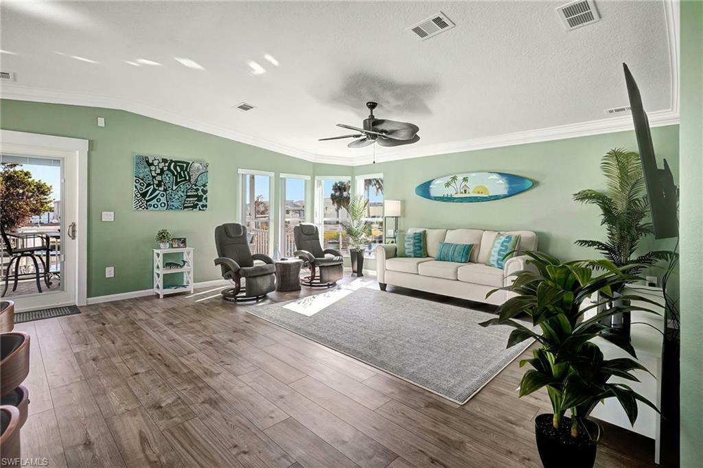 Property Photo:  10 Nancy Ln  FL 33931 