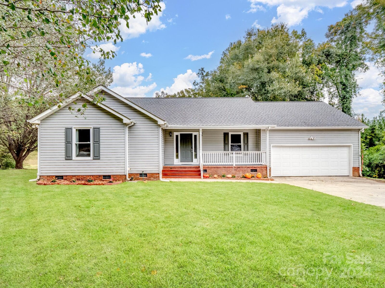 Property Photo:  242 Cross Road  SC 29710 