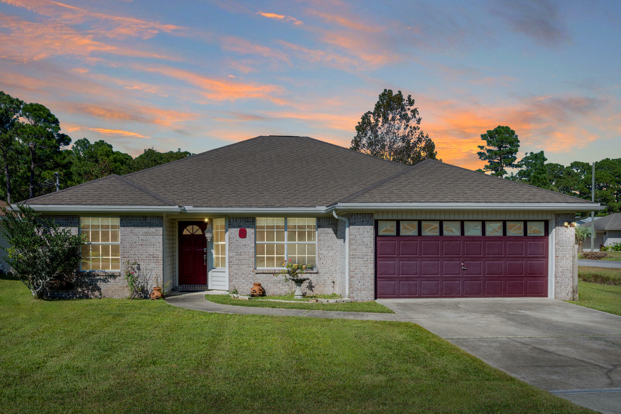 Property Photo:  501 Cypress Street  FL 32569 