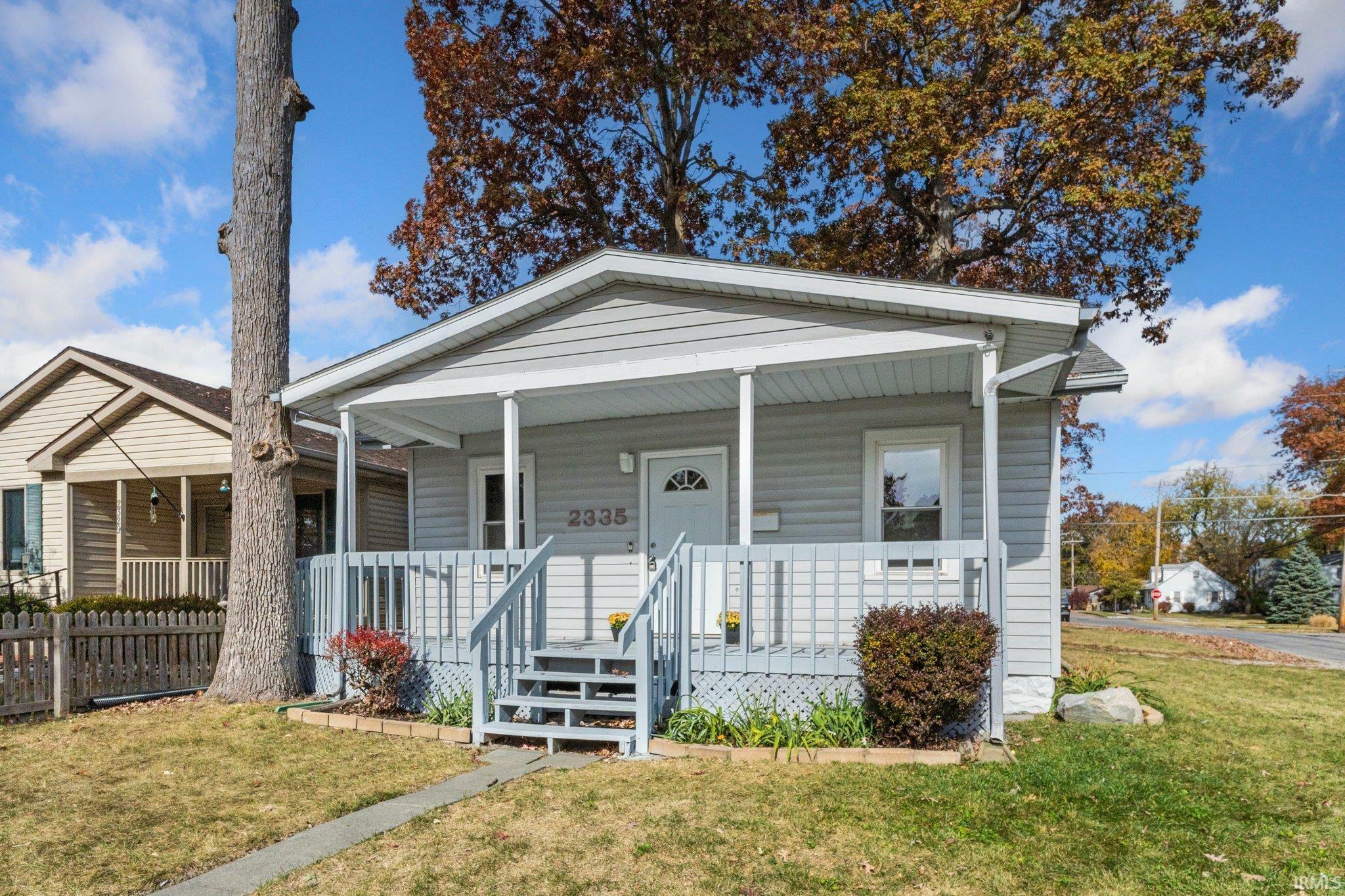 Property Photo:  2335 Glenwood Avenue  IN 46805-2764 