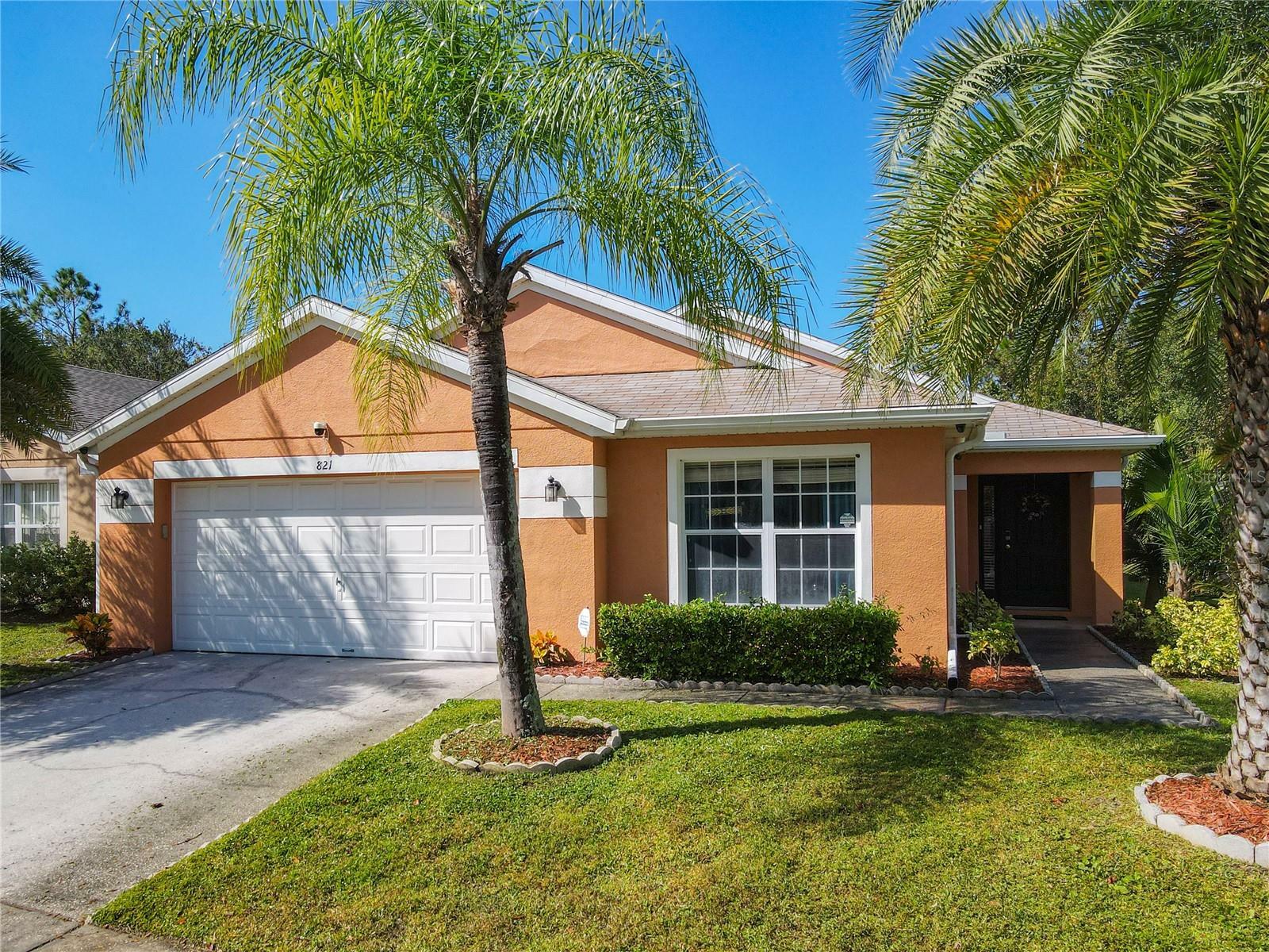 Property Photo:  821 Sandy Ridge Dr  FL 33896 