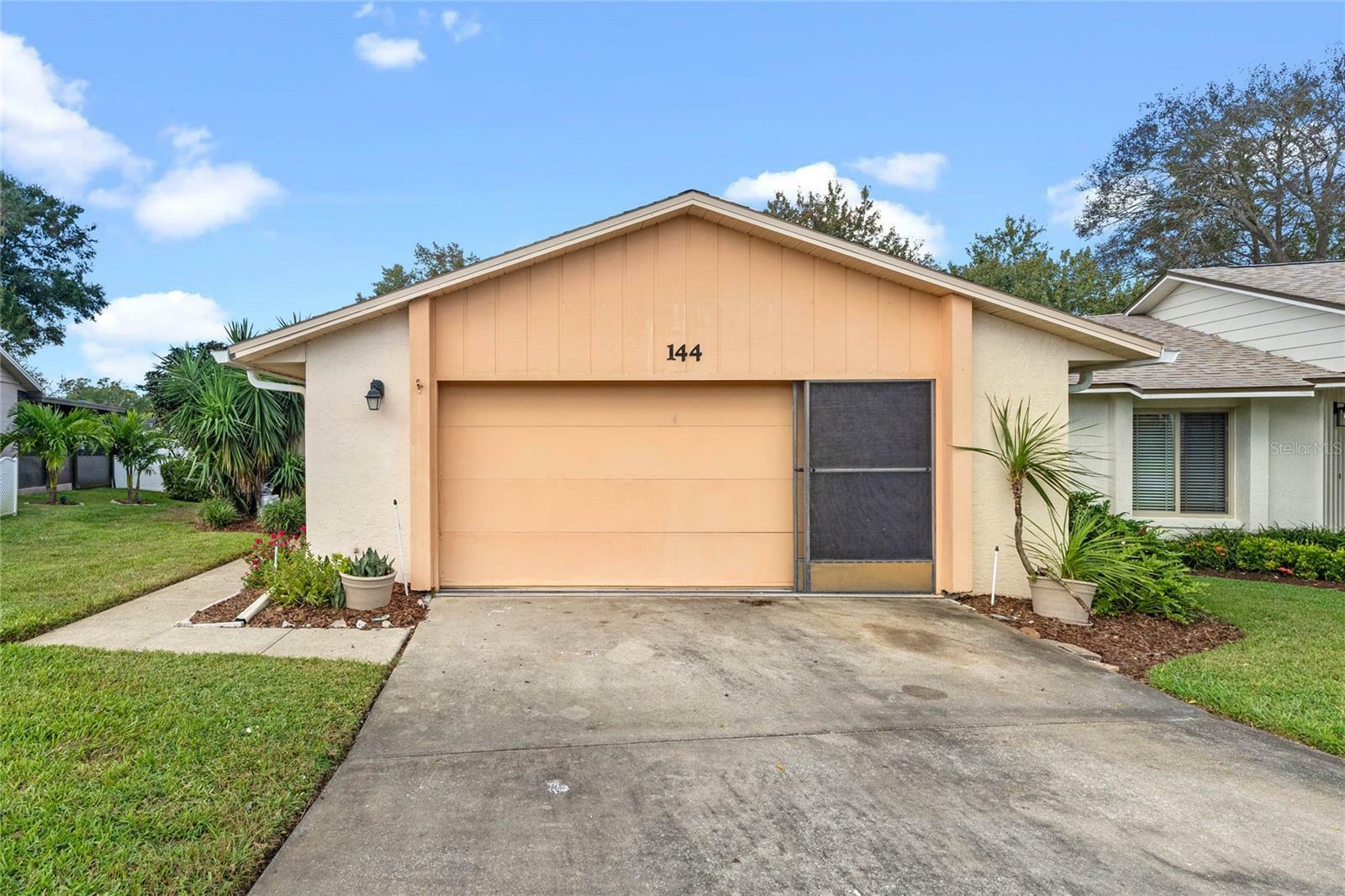 Property Photo:  144 Mayfair Court  FL 32771 