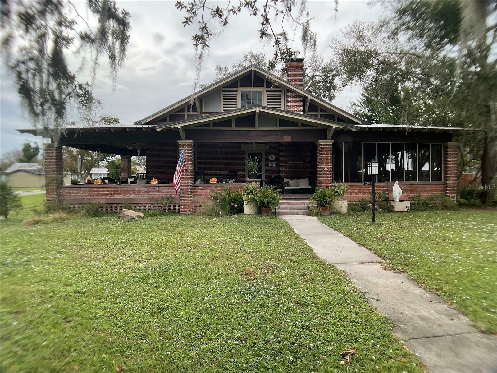 Property Photo: 201 N Dade Avenue FL 34266