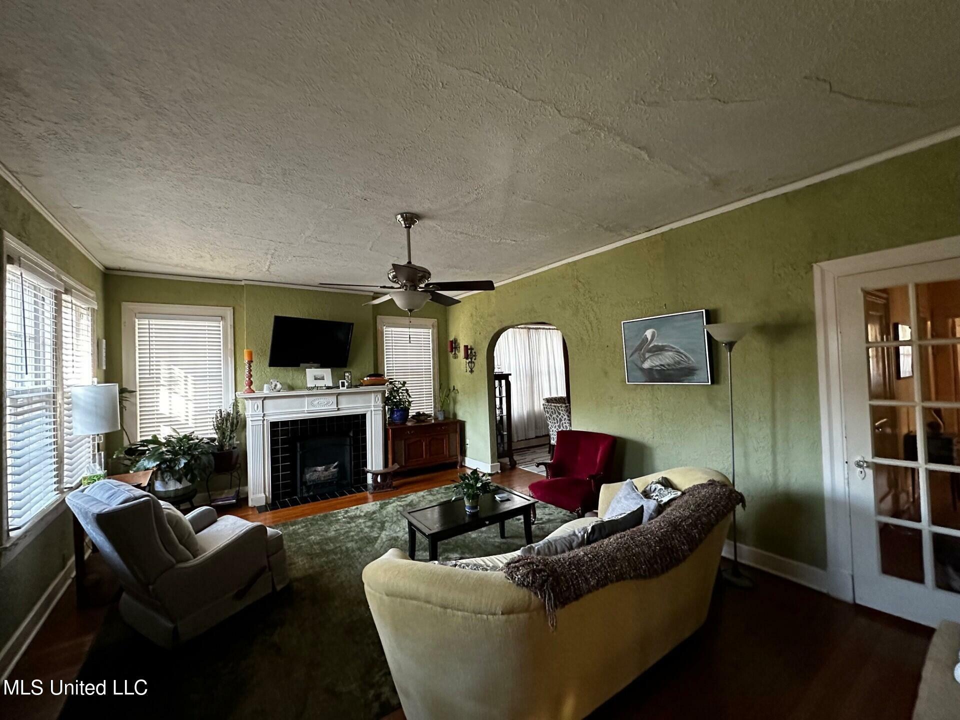 Property Photo:  630 Pennsylvania Avenue  MS 39216 