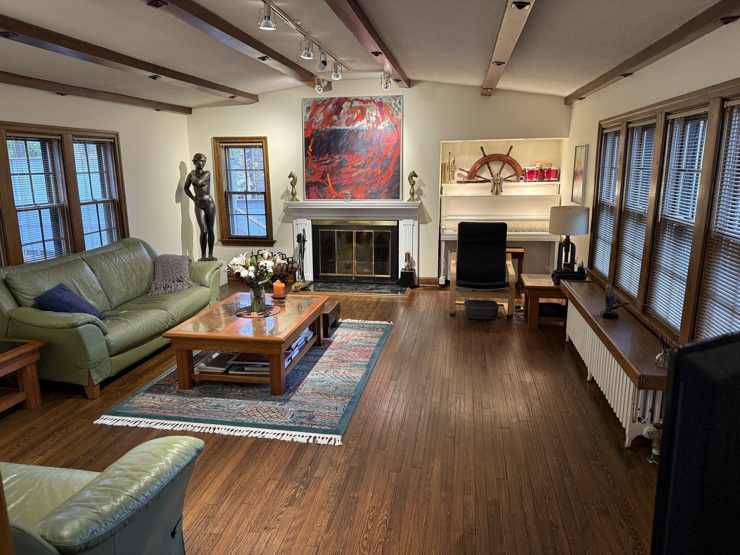 Property Photo: 1928 Kennicott Court IL 60018