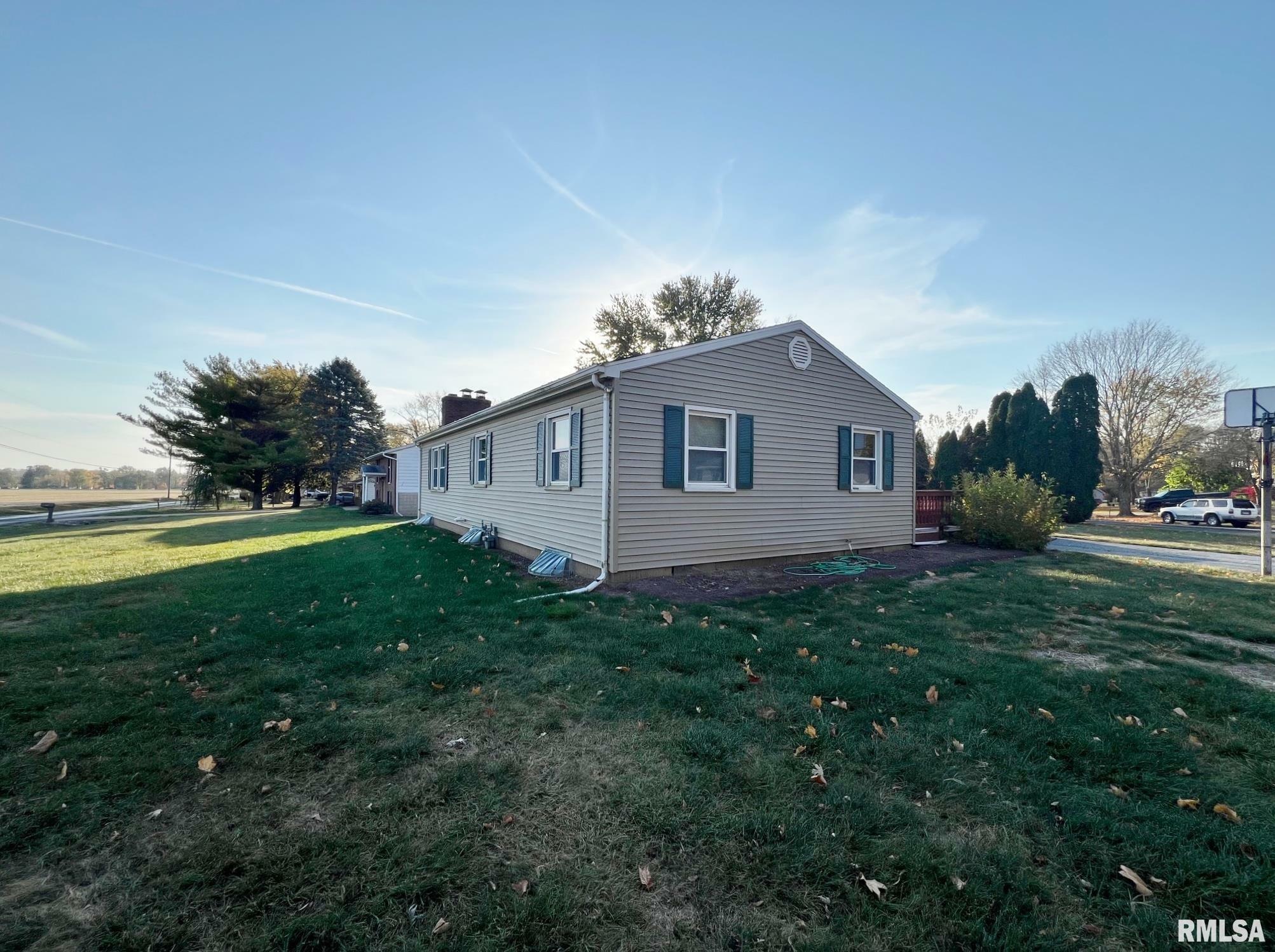 Property Photo:  1006 E Brookview Lane  IL 61615 