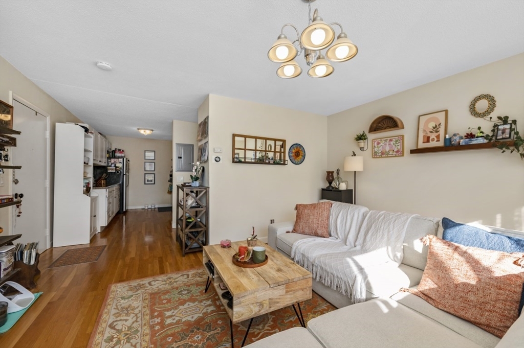 Property Photo:  71 Oxford Avenue 6  MA 02138 