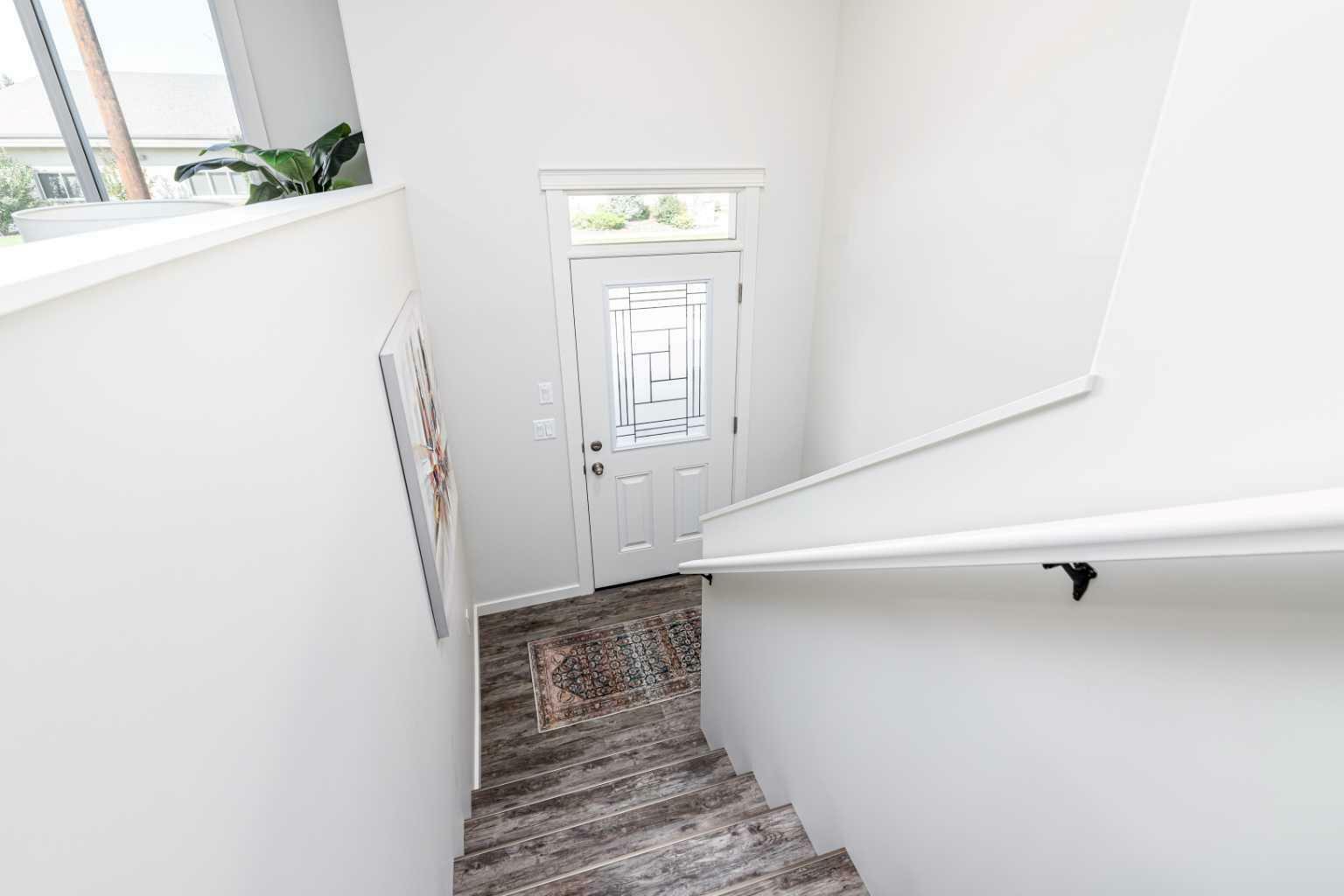 Property Photo:  5135 53 Street 2  AB T4L 1J7 