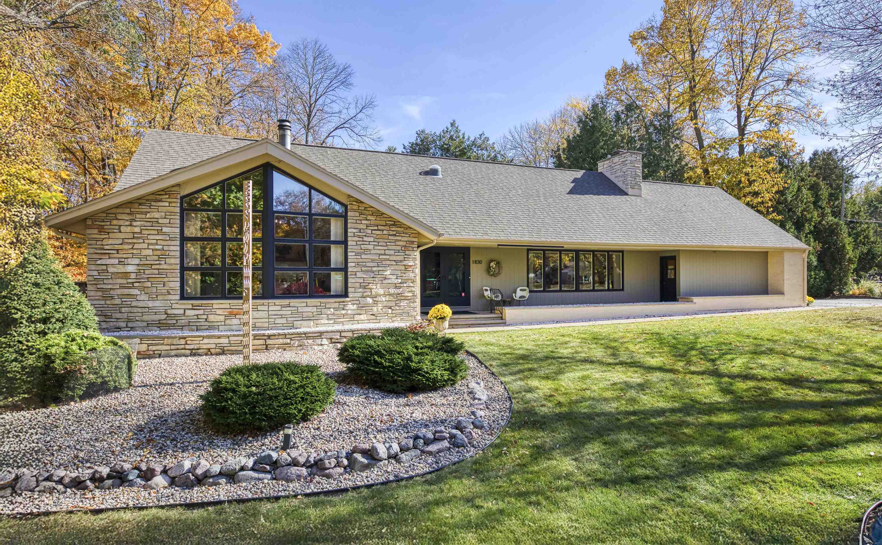 Property Photo:  1830 Palisades Drive  WI 54915 