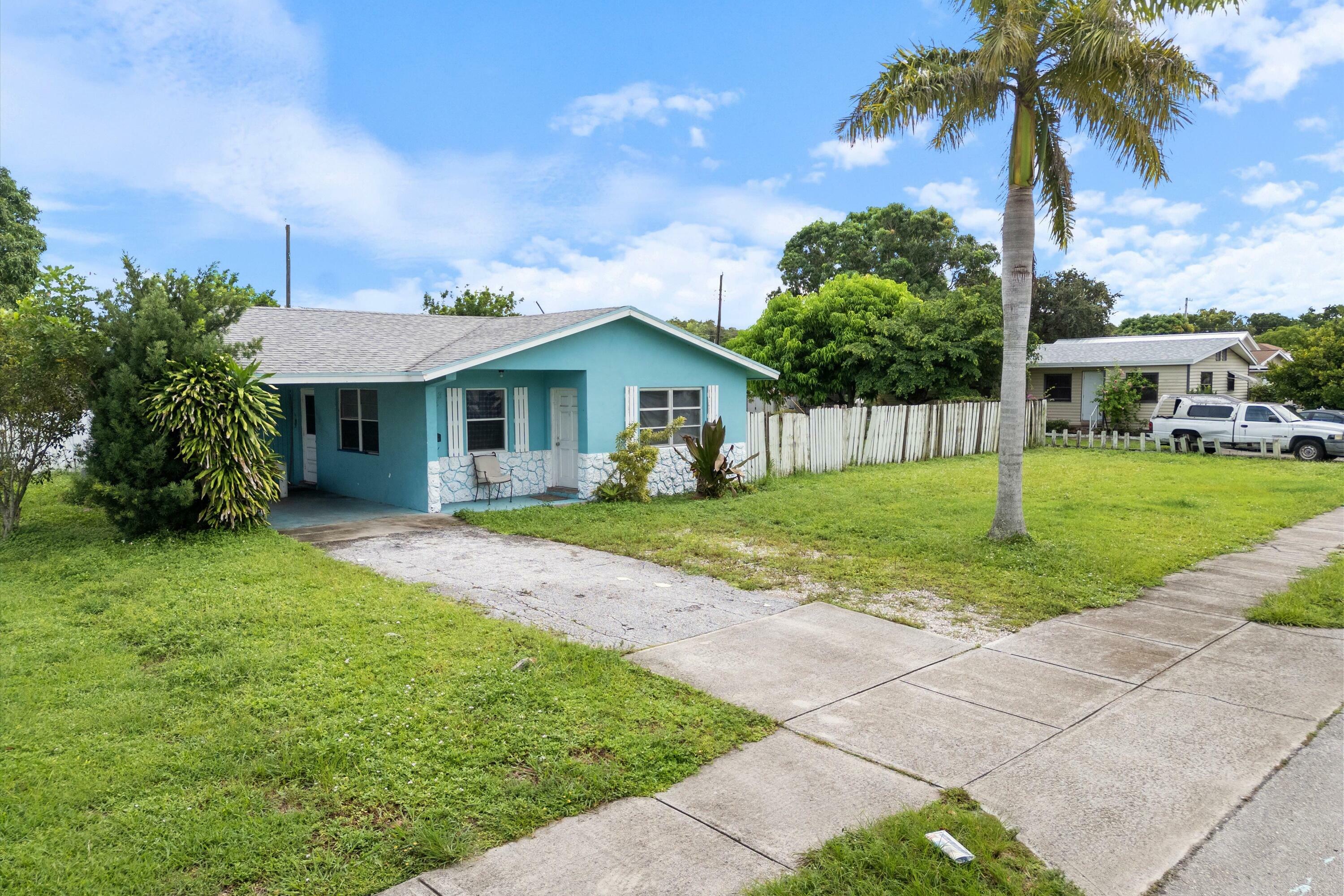 Property Photo:  333 NW 3rd Avenue  FL 33444 