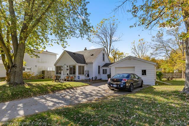 Property Photo:  6046 Vivian Street  MI 48180 