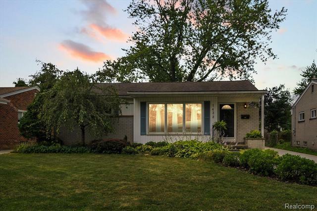 Property Photo: 1432 Woodlawn Avenue MI 48073