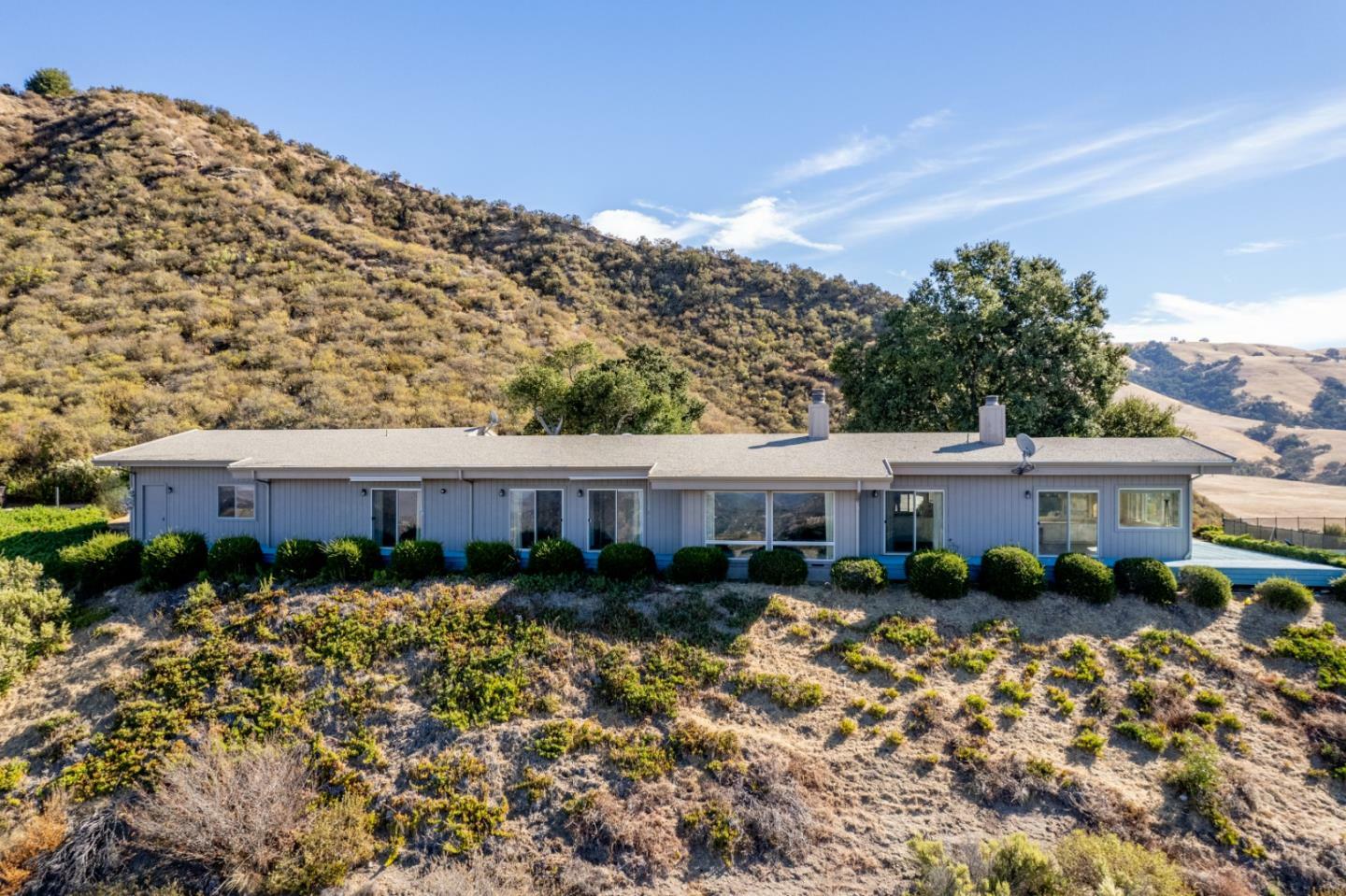 Property Photo:  399 San Benancio Road  CA 93908 