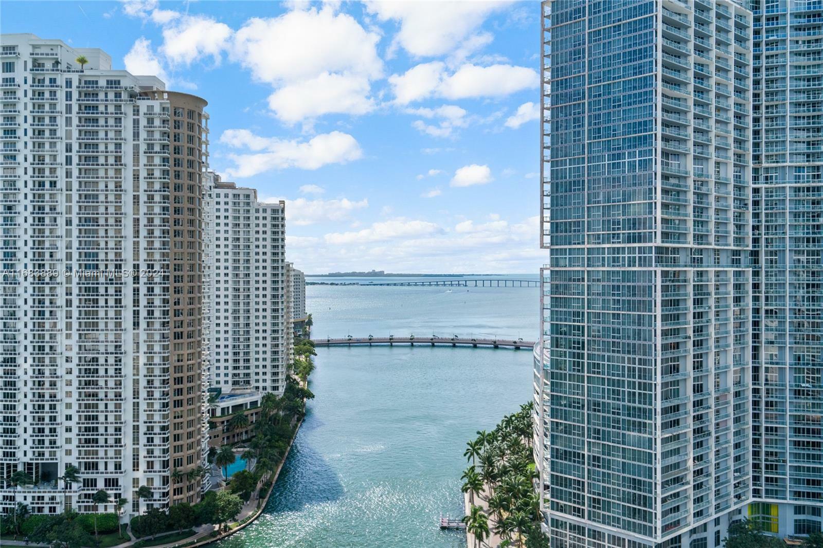 Property Photo:  300 Biscayne Blvd Way 2004  FL 33131 