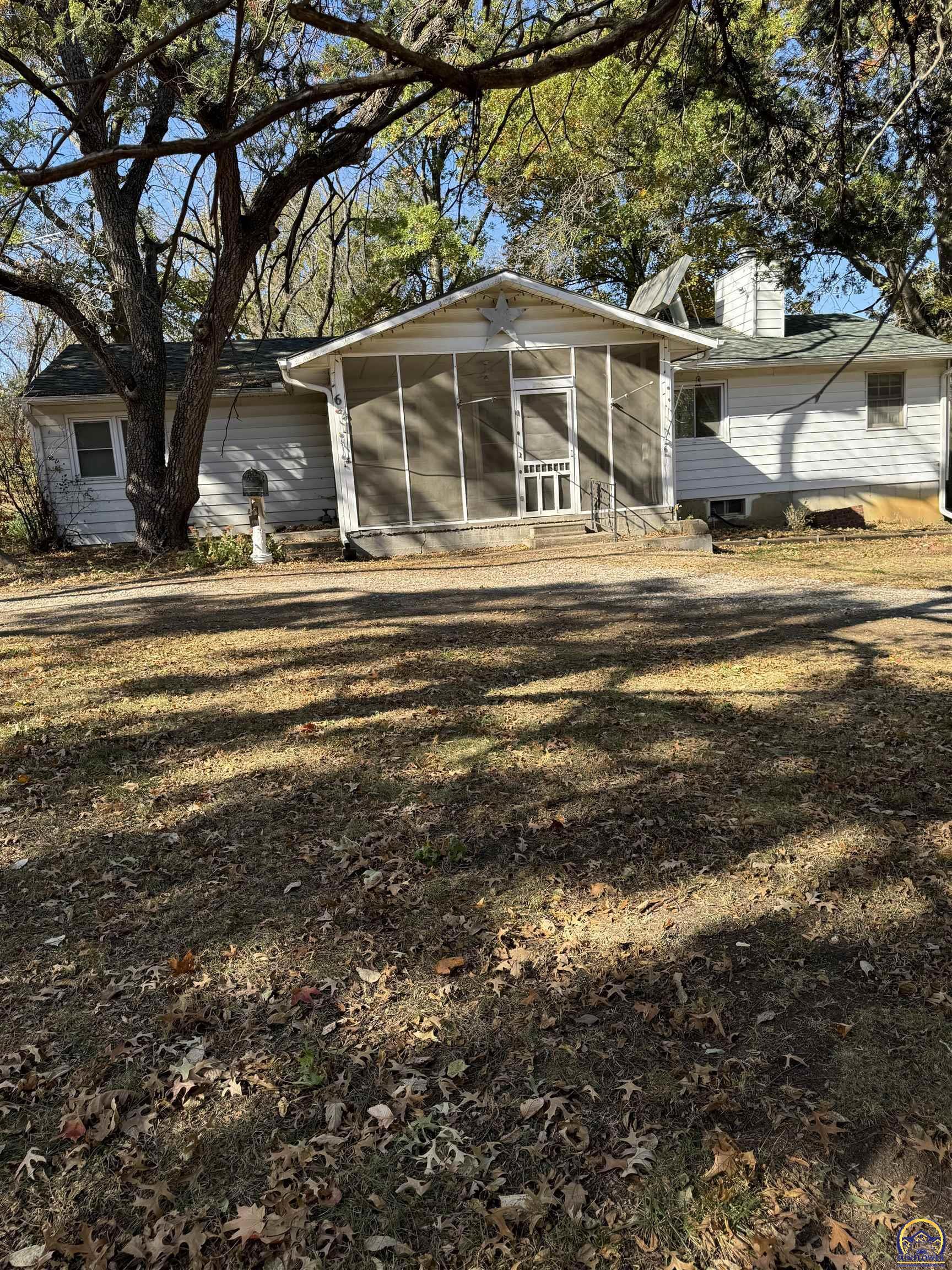 Property Photo: 621 S 4th St KS 66414