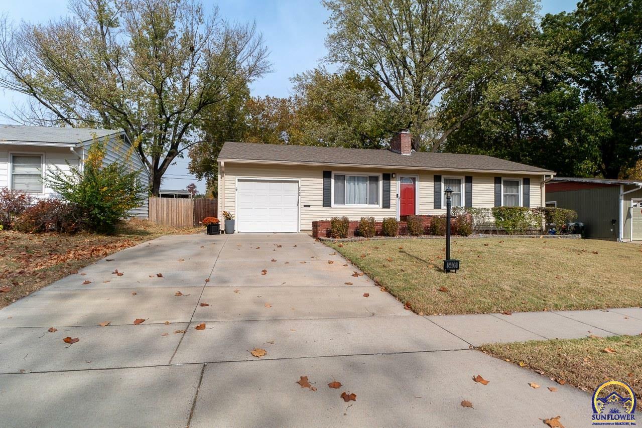 Property Photo:  5406 SW 27th Ter  KS 66614 