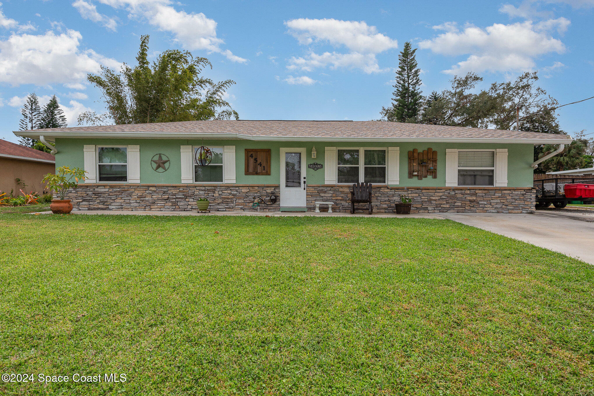 Property Photo:  4541 Camberly Street  FL 32927 