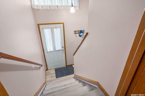 Property Photo:  28 Porteous Crescent  SK S7J 2S8 