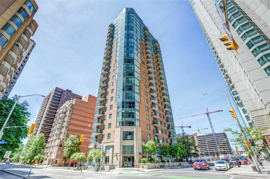 Property Photo:  445 Laurier Ave W 1001  ON K1R 0A2 