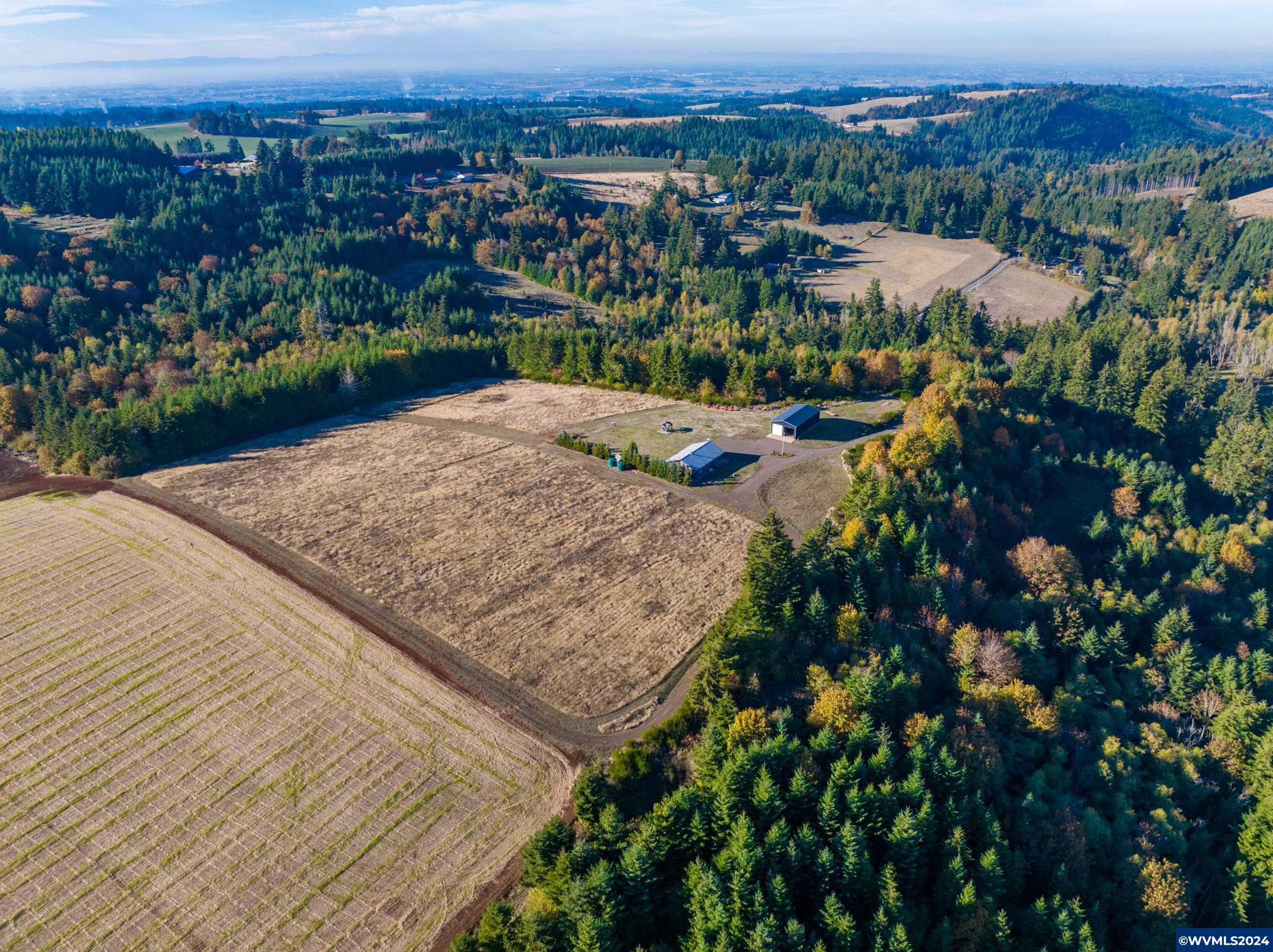 Property Photo: 17494 Powers Creek Loop Rd NE OR 97381