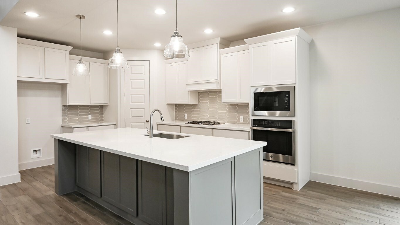 Property Photo: 517 Cyrus Milton Drive TX 78610