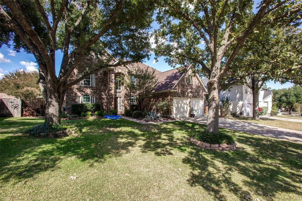 2018 Wood Glen Drive  Round Rock TX 78681 photo