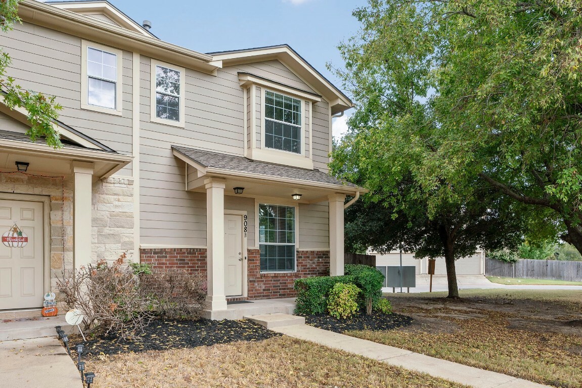 908 Sebastian Bend B  Pflugerville TX 78660 photo