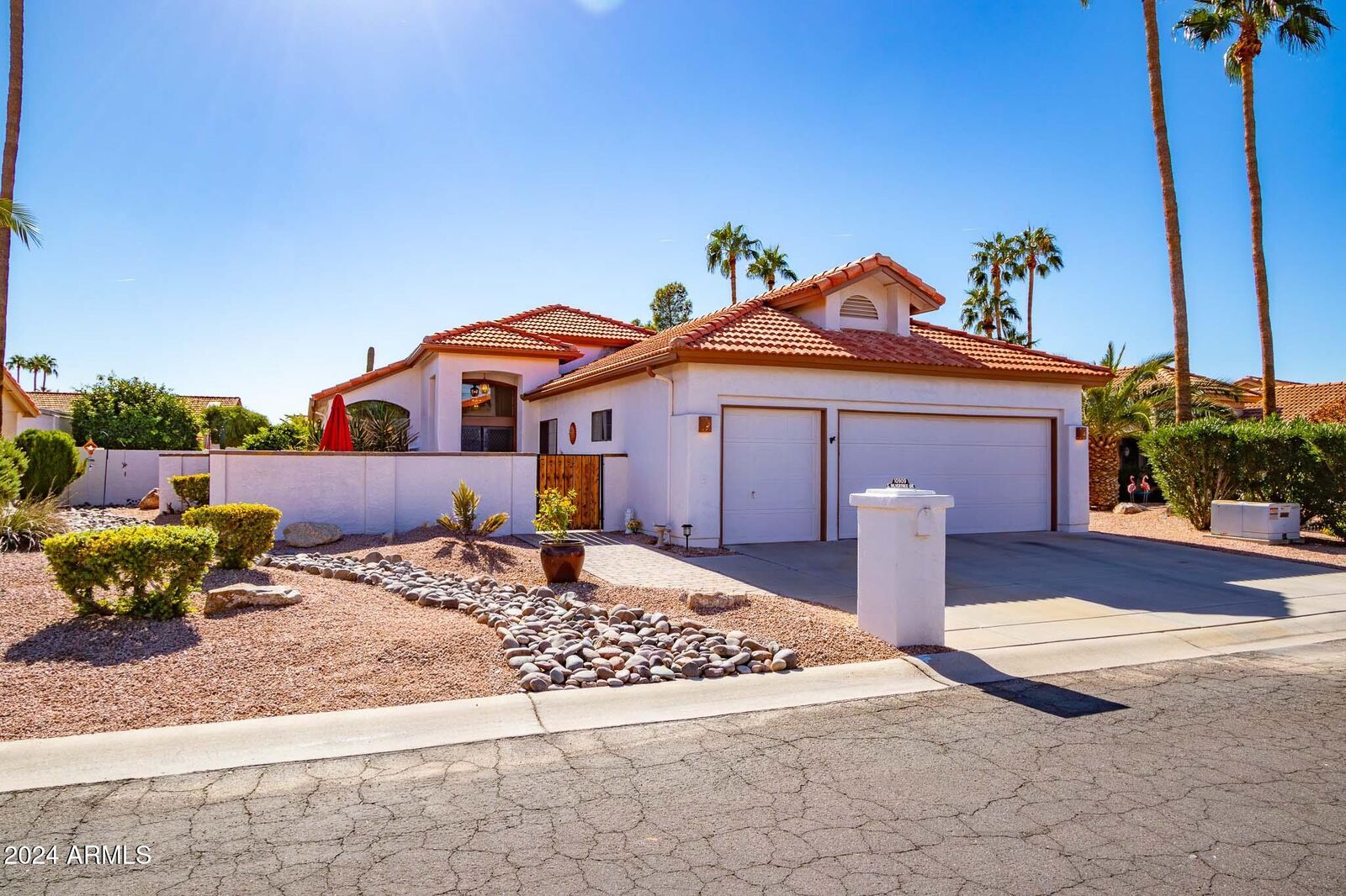 Property Photo: 10909 E Silvertree Drive AZ 85248