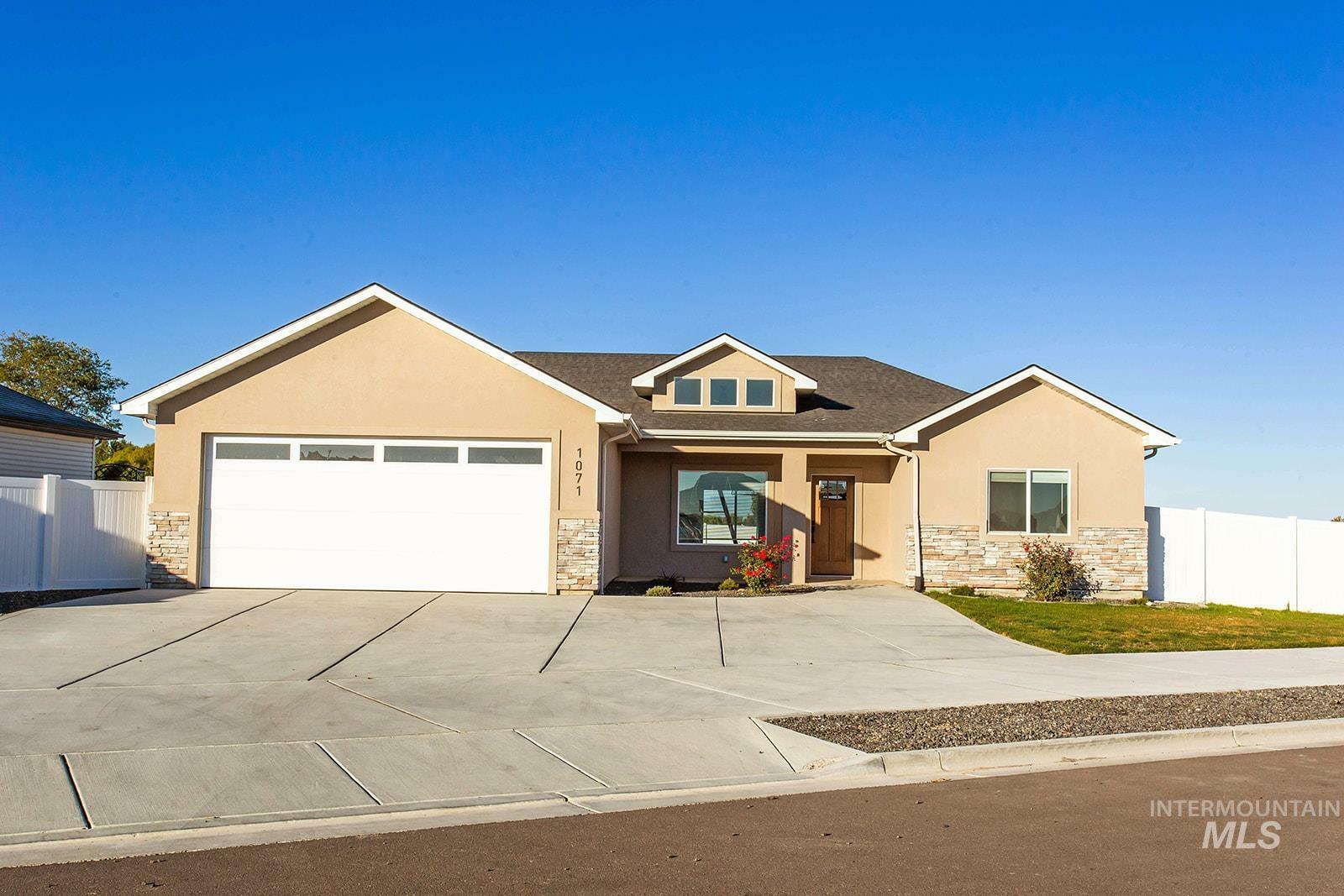 Property Photo:  1071 Creekside Way  ID 83301 