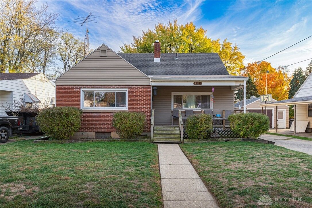 Property Photo: 1301 Kenwood Avenue OH 45505