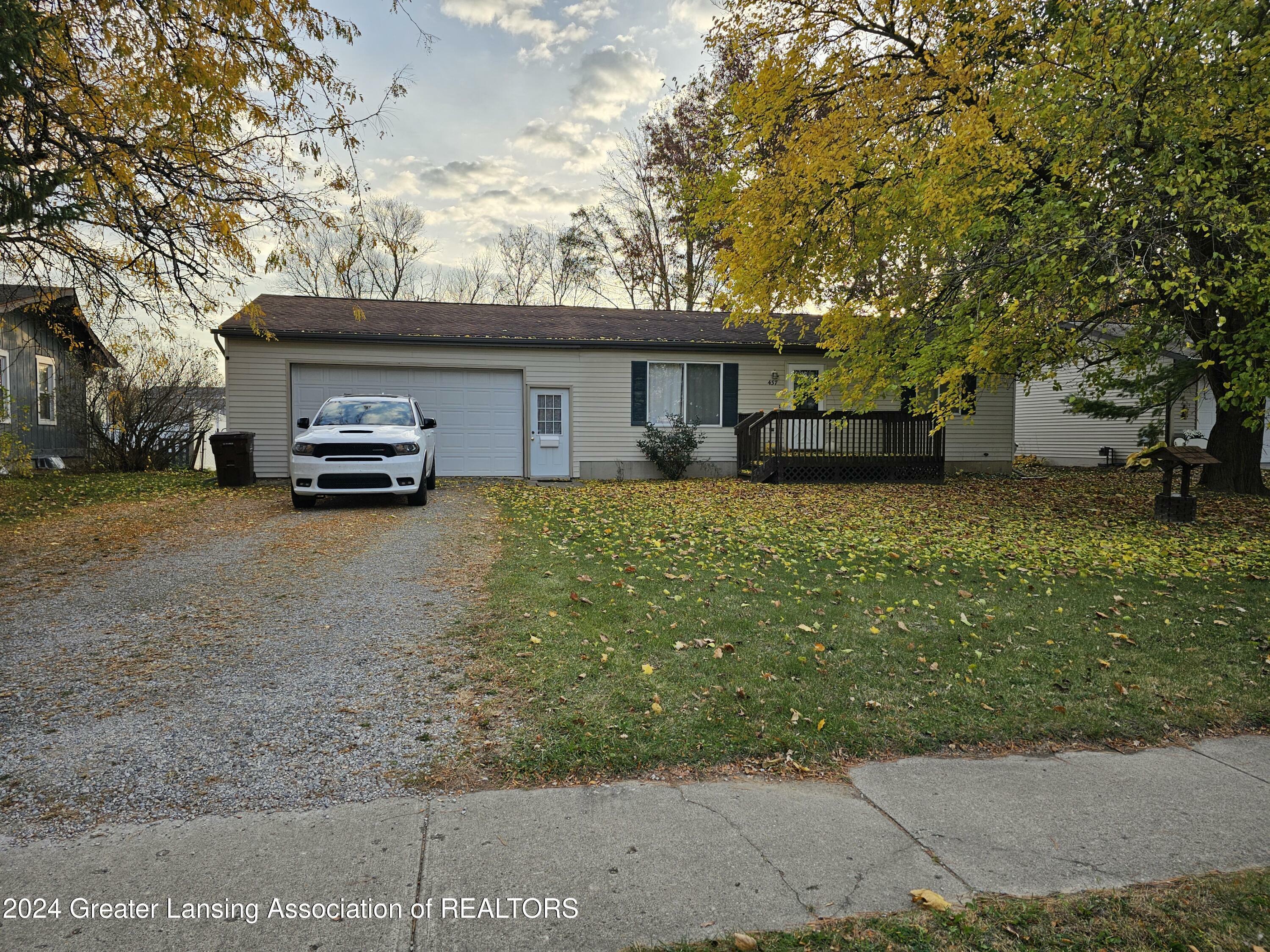 Property Photo:  437 Ionia Street  MI 48861 