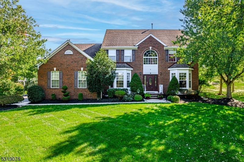 Property Photo:  8 Boulder Brook Ct  NJ 08502 