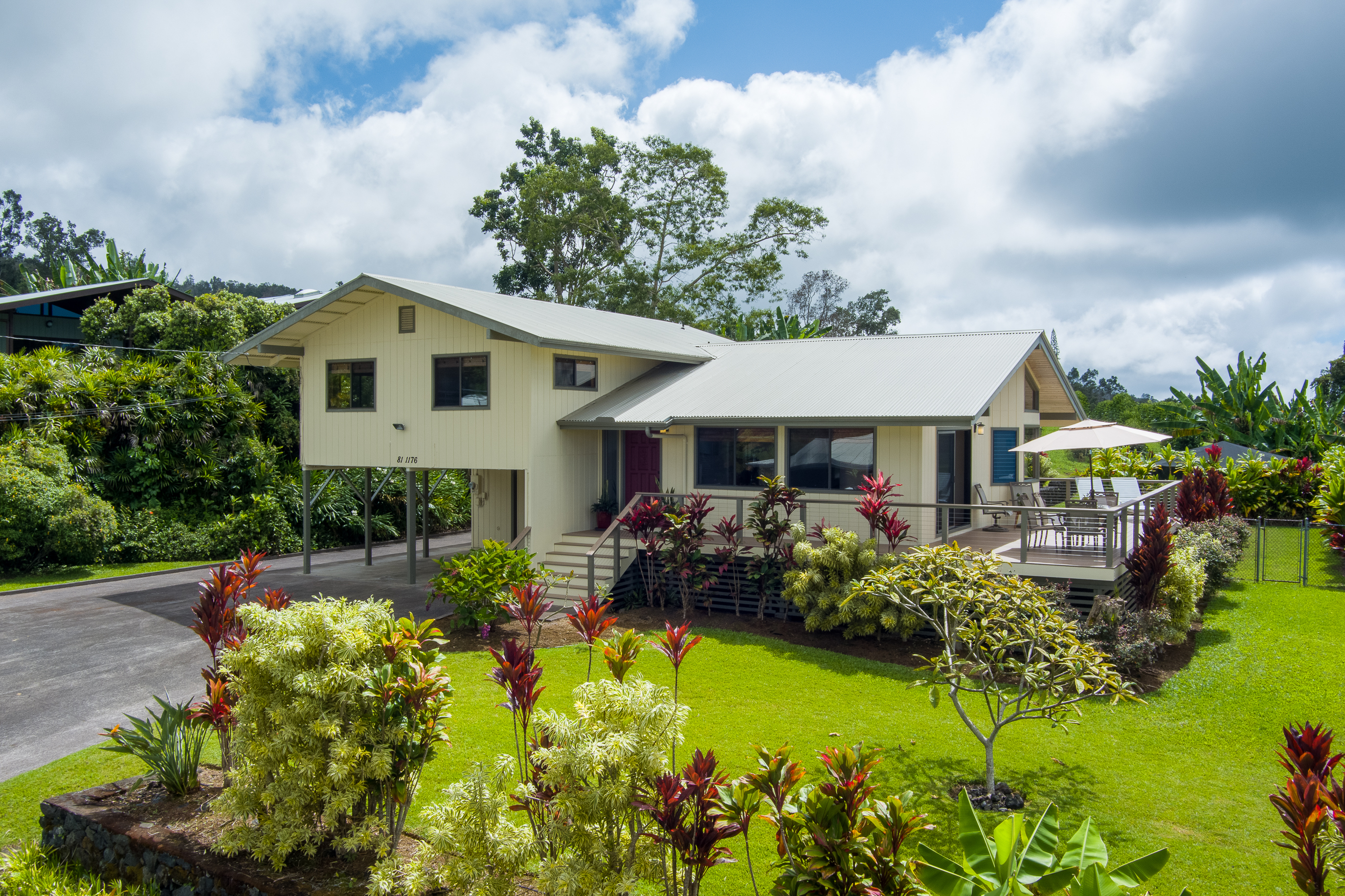 Property Photo:  81-1176 Konawaena School Rd  HI 96750 